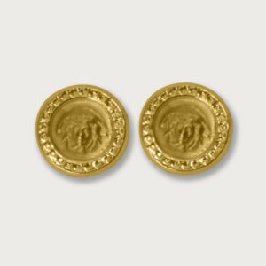 Broqueles de oro 10K con diseño de cabeza de león, elegante y audaz, perfecto para un toque de lujo y sofisticación en tu estilo.