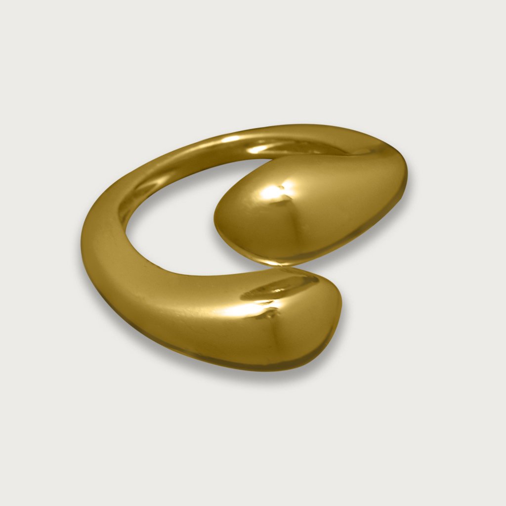 Anillo de chapa de oro 18K con diseño orgánico, fluido y pulido, una pieza elegante y moderna para un estilo único.