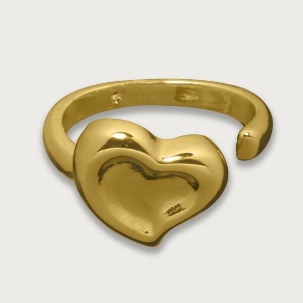 Anillo de chapa de oro 18K con diseño de corazón, elegante y romántico, perfecto para expresar amor con estilo.