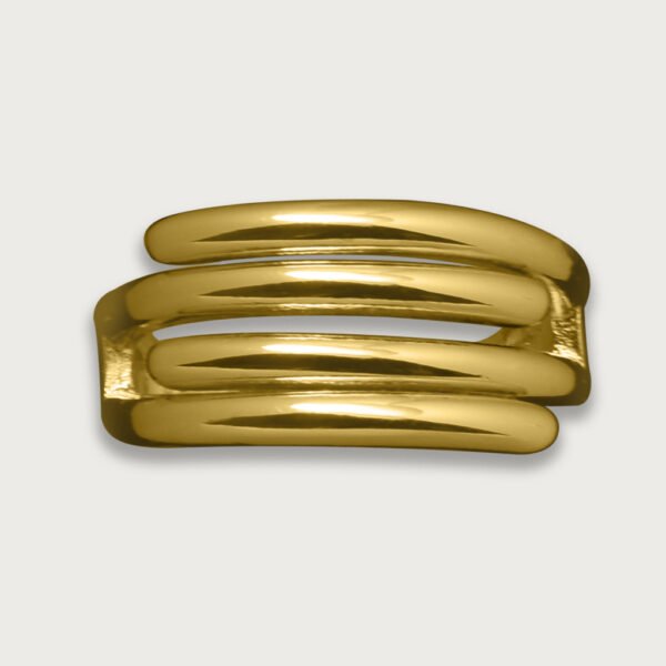 CH-10K-NO-AN-M-D-00-AR-015-01 Anillo de chapa de oro 18K con diseño de eslabones superpuestos, moderno y elegante, ideal para un toque sofisticado y contemporáneo.