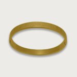Brazalete en chapa de oro 18K grabado con números romanos, con un diseño elegante y pulido.